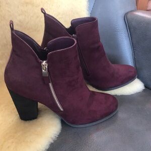 Women's Suede Ankle Boots - Burgundy